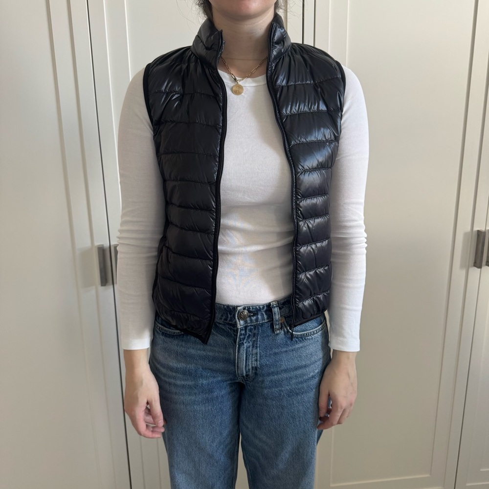 Uniqlo Black Puffer Vest size XS
